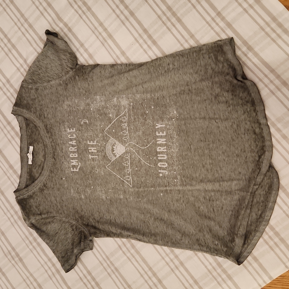 Graphic t